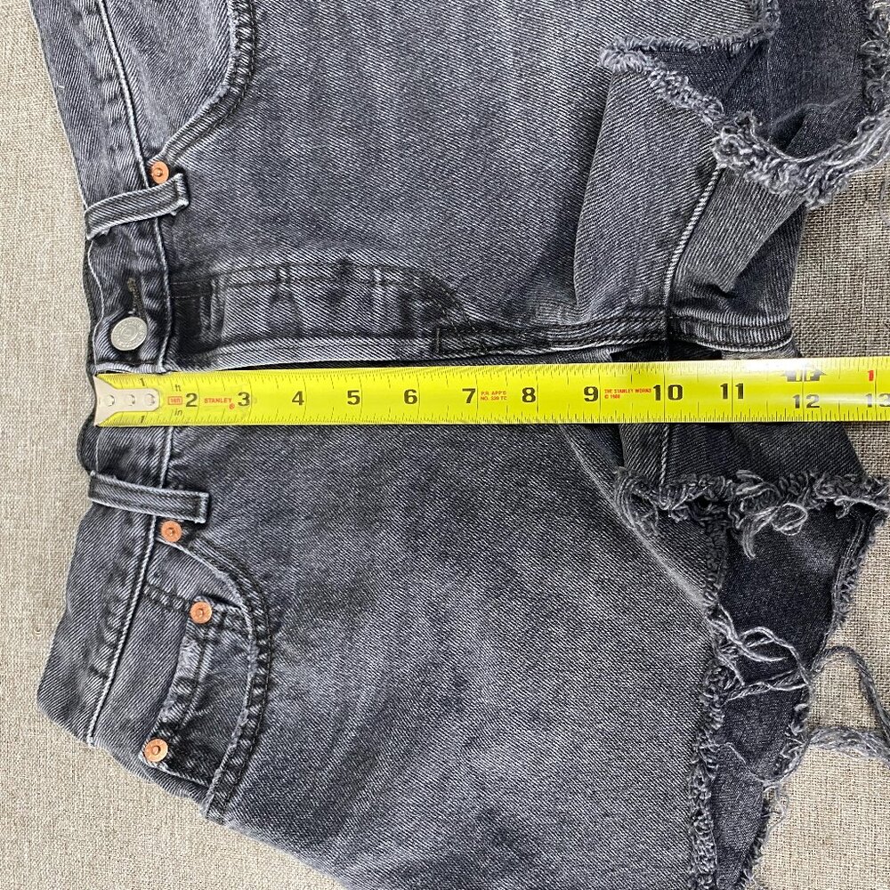 Levi's 501 Premium Denim Jean Shorts Women W27 Black-ish Gray Distressed Chewed - Picture 11 of 16